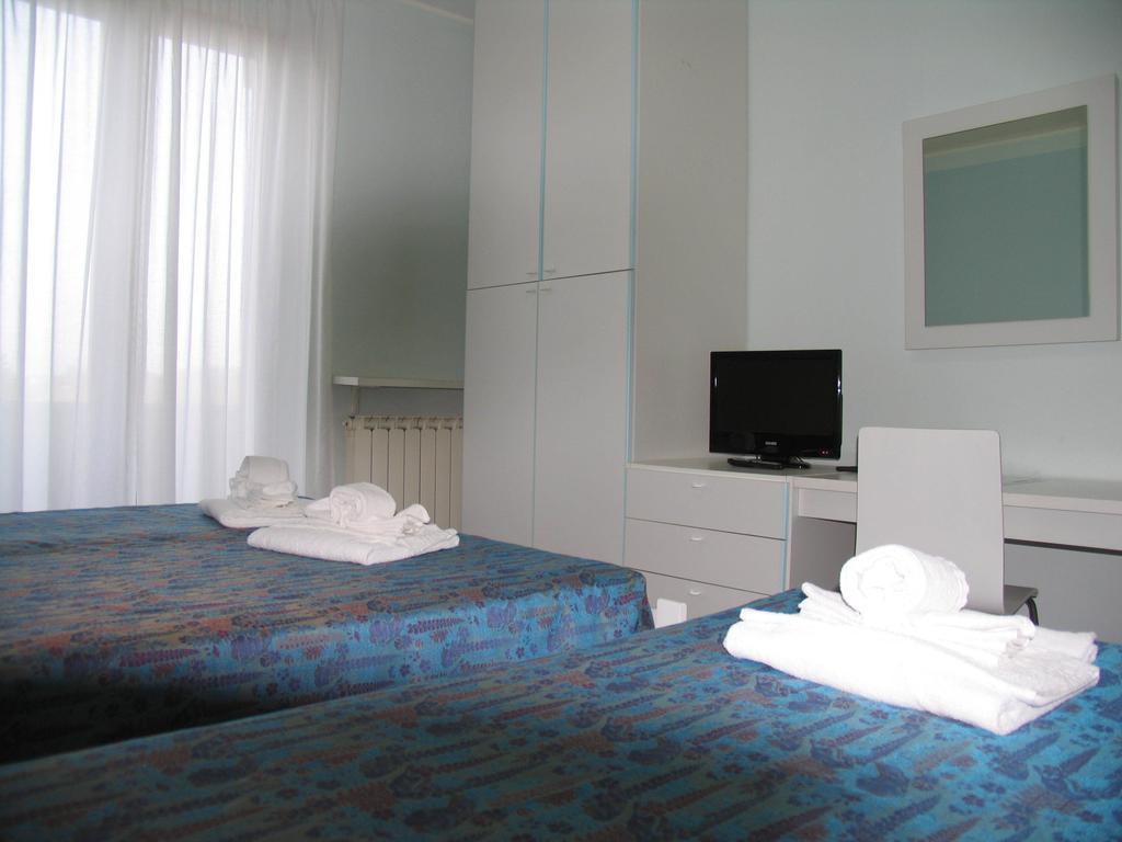 Albergo Residence Isotta Veruno Luaran gambar
