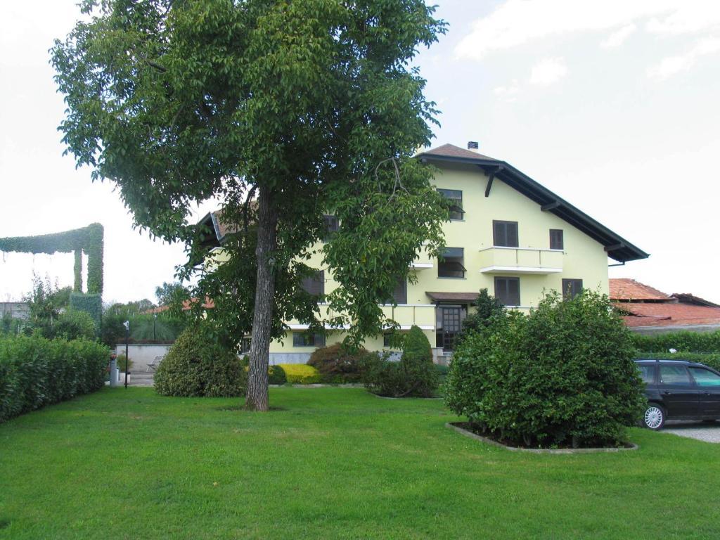 Albergo Residence Isotta Veruno Luaran gambar