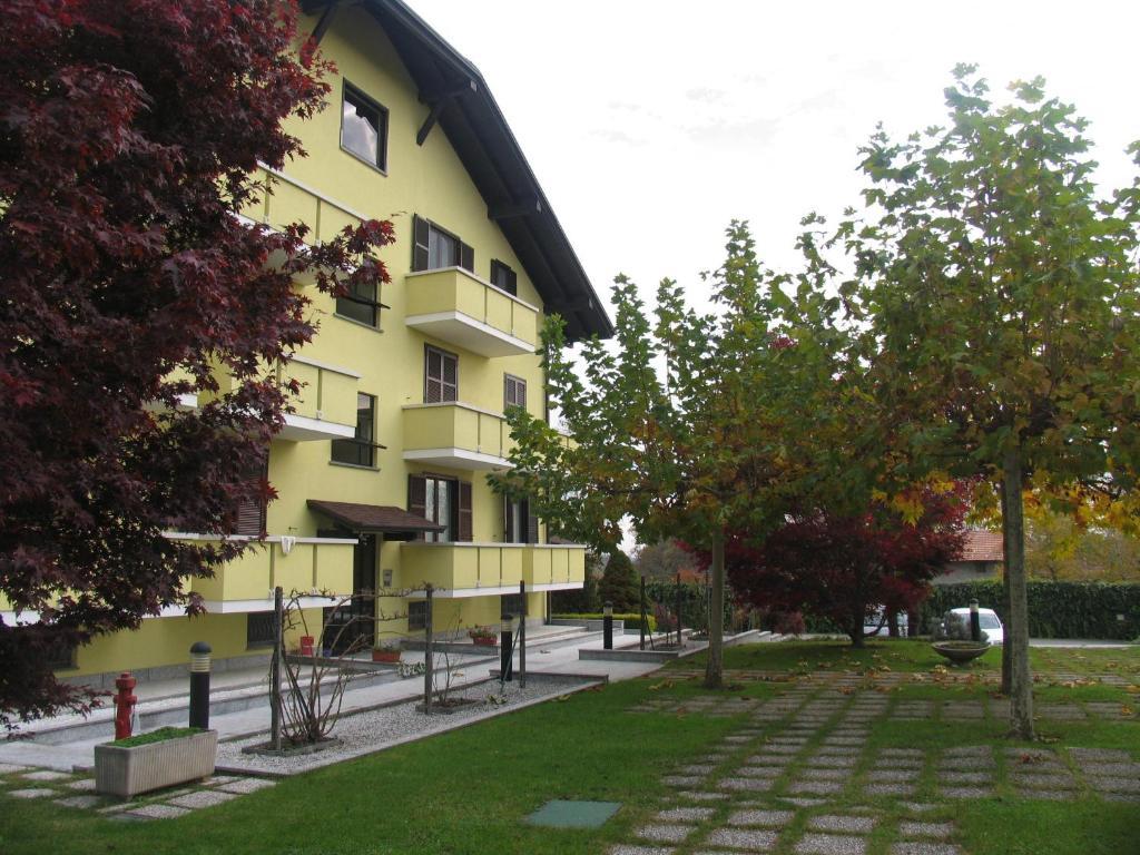 Albergo Residence Isotta Veruno Luaran gambar