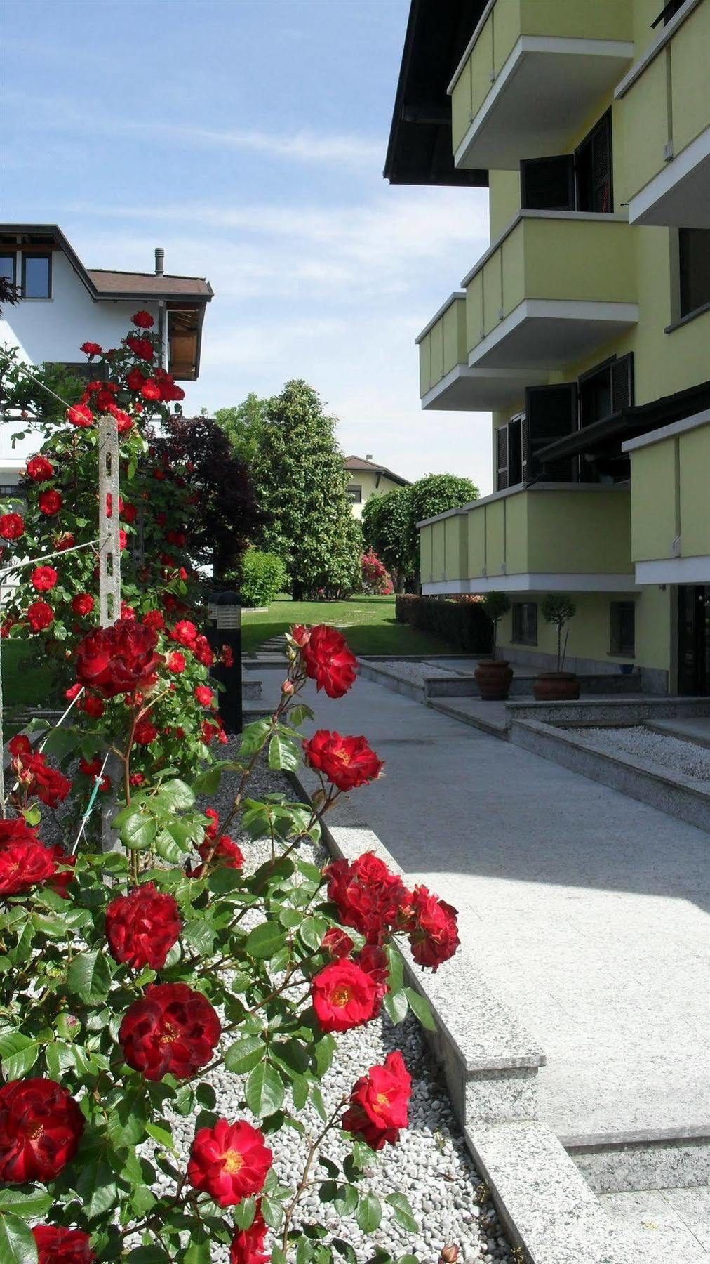 Albergo Residence Isotta Veruno Luaran gambar