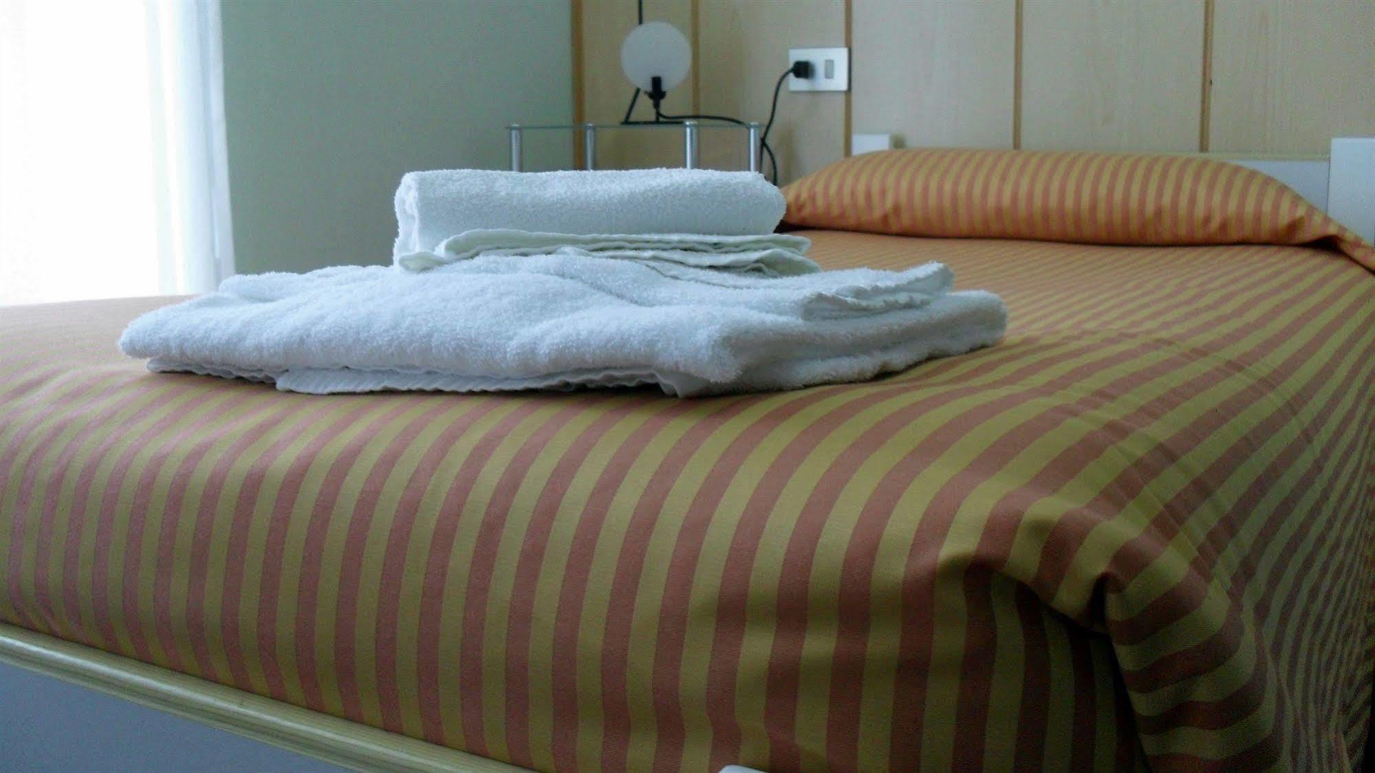 Albergo Residence Isotta Veruno Luaran gambar