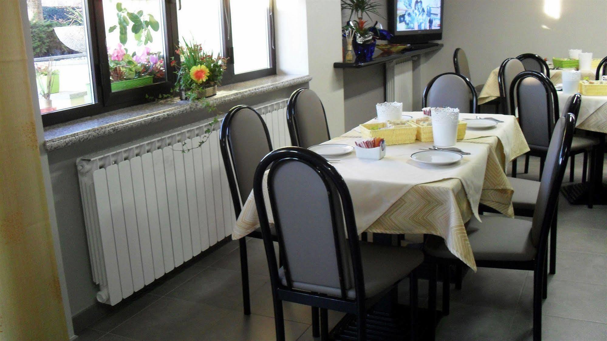 Albergo Residence Isotta Veruno Luaran gambar