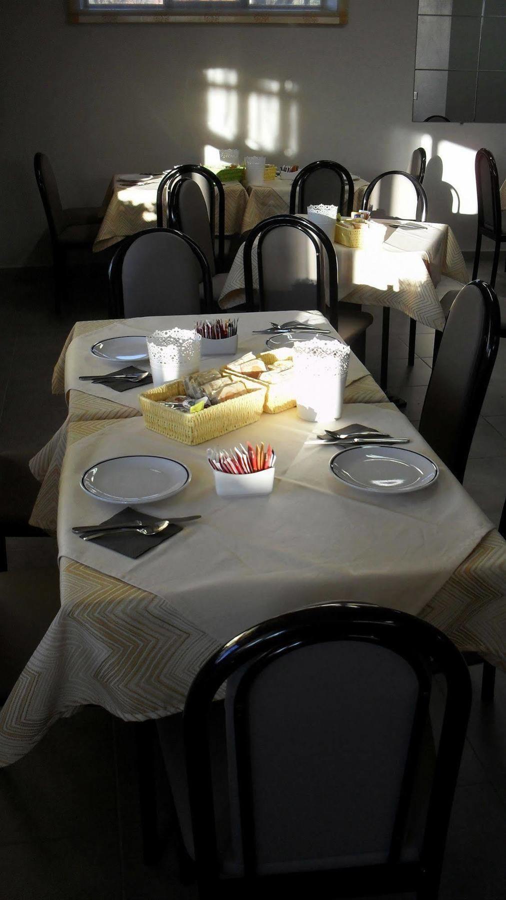 Albergo Residence Isotta Veruno Luaran gambar