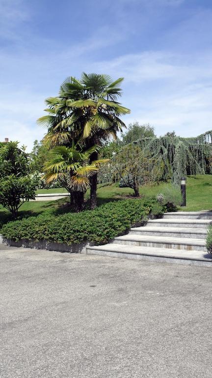 Albergo Residence Isotta Veruno Luaran gambar